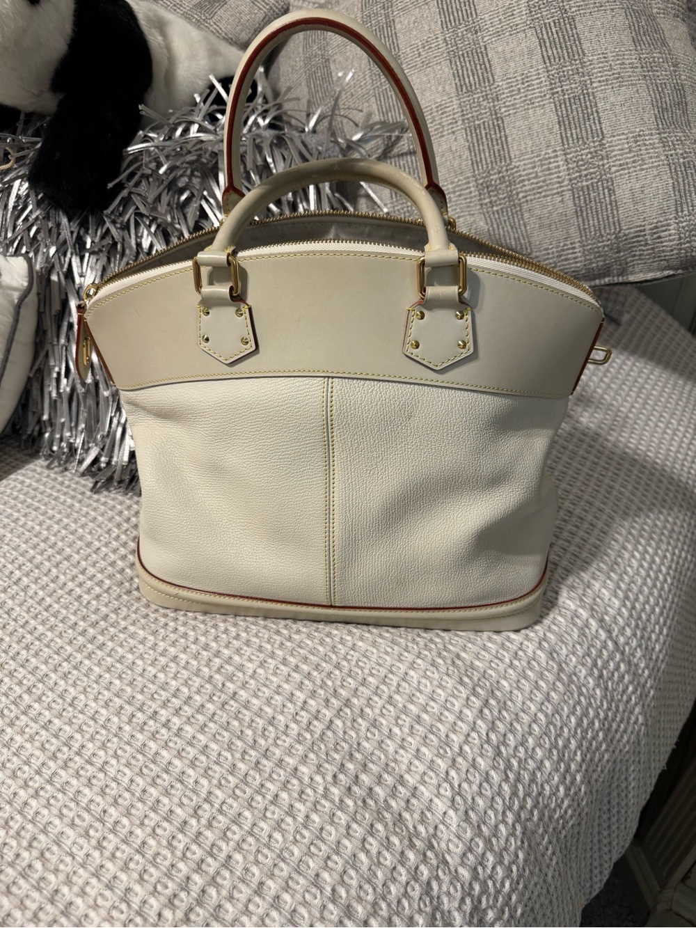 LV Suhali Goatskin Leather Lockit Bag in Ivory with Certificate of Authenticity
